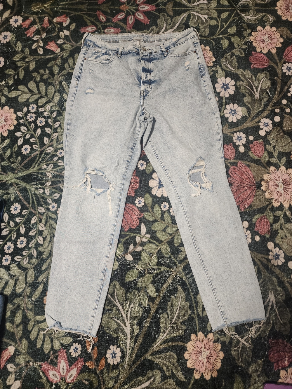 Light Blue Distressed Women’s Jeans